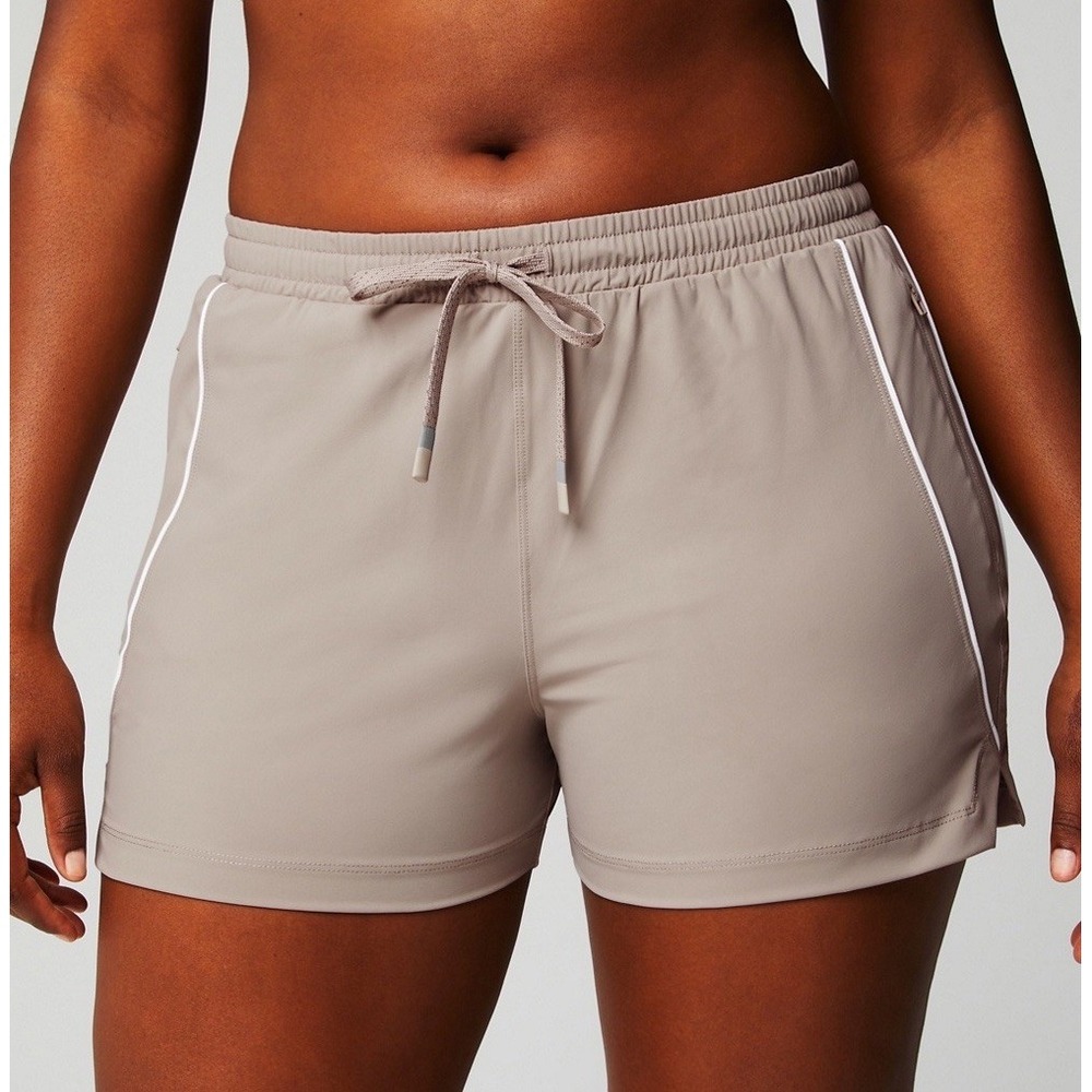 NWT Women's Fabletics Piped The One‎ Shorts Khaki / Classic White - Small 28"x3"